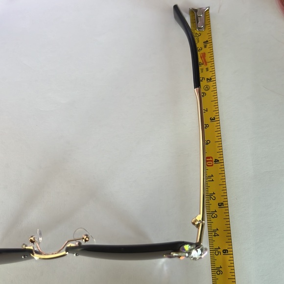 UV400 Rhinestone Deluxe Sunglasses - Picture 14 of 17